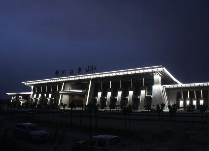 新疆阿拉爾客運(yùn)中心 (2).png